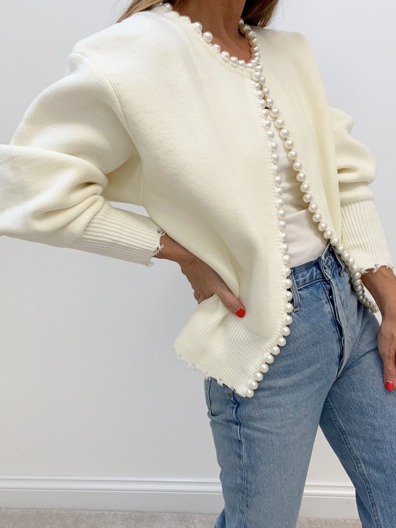 Luxurious pearl cardigan with pearls
