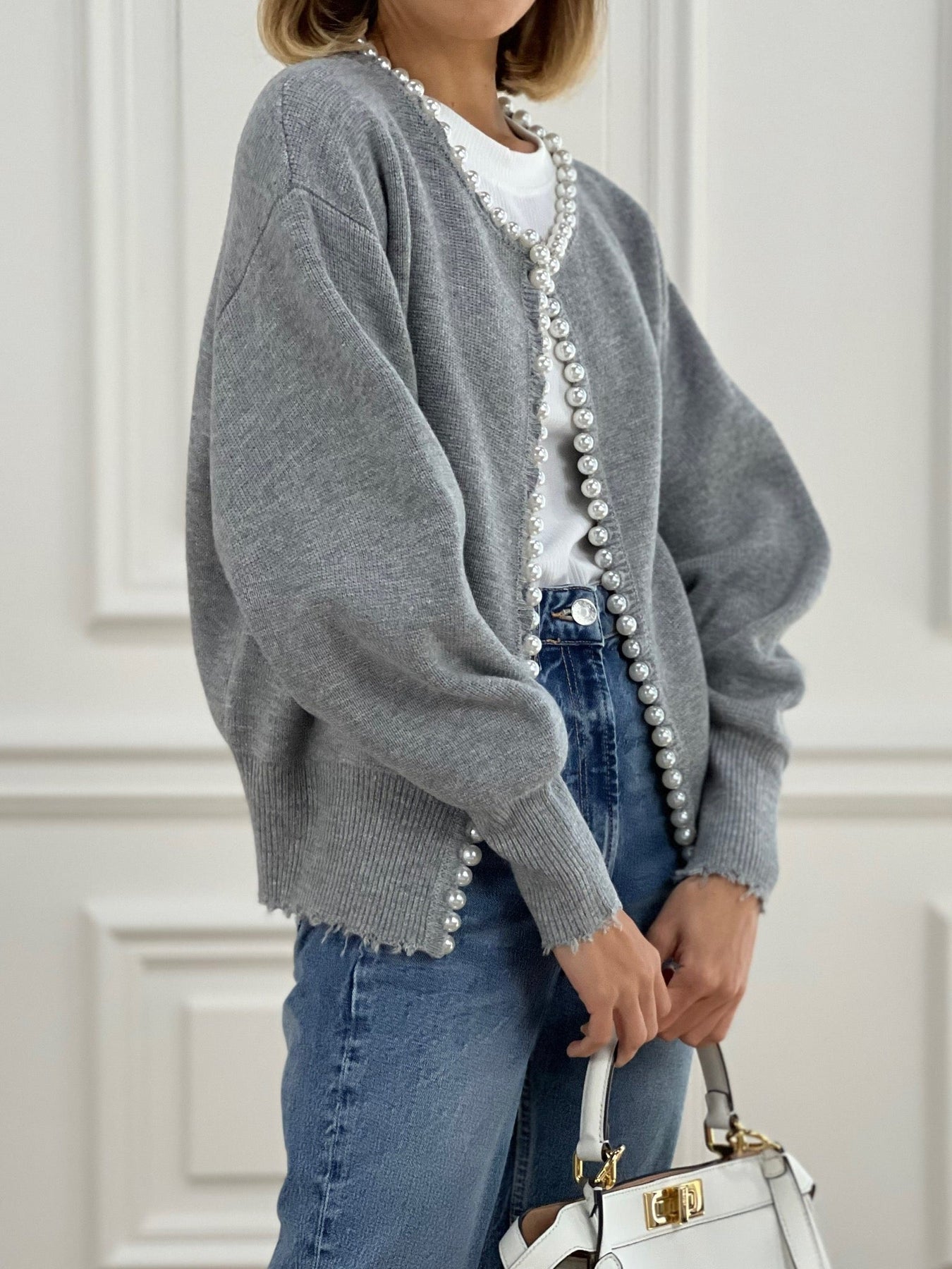 Luxurious pearl cardigan with pearls
