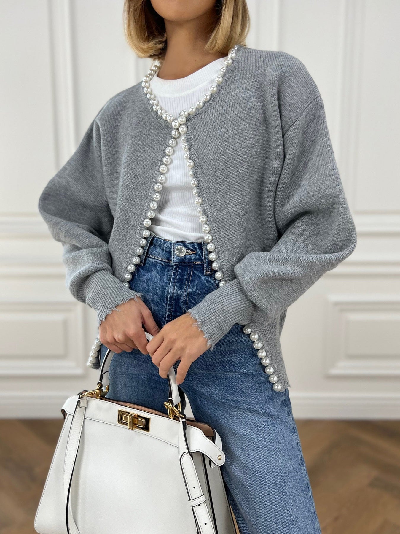 Luxurious pearl cardigan with pearls