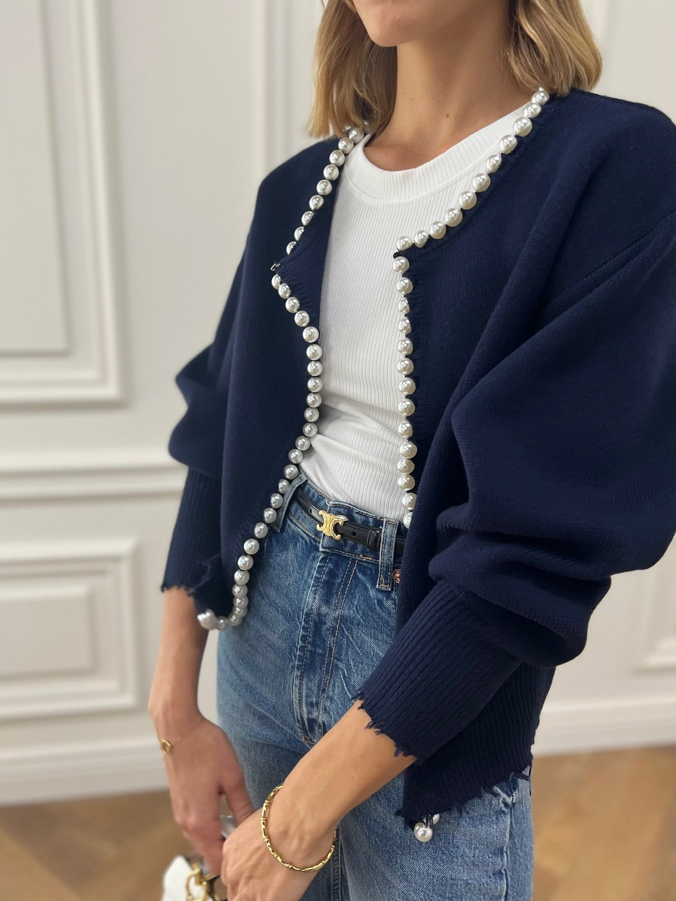 Luxurious pearl cardigan with pearls