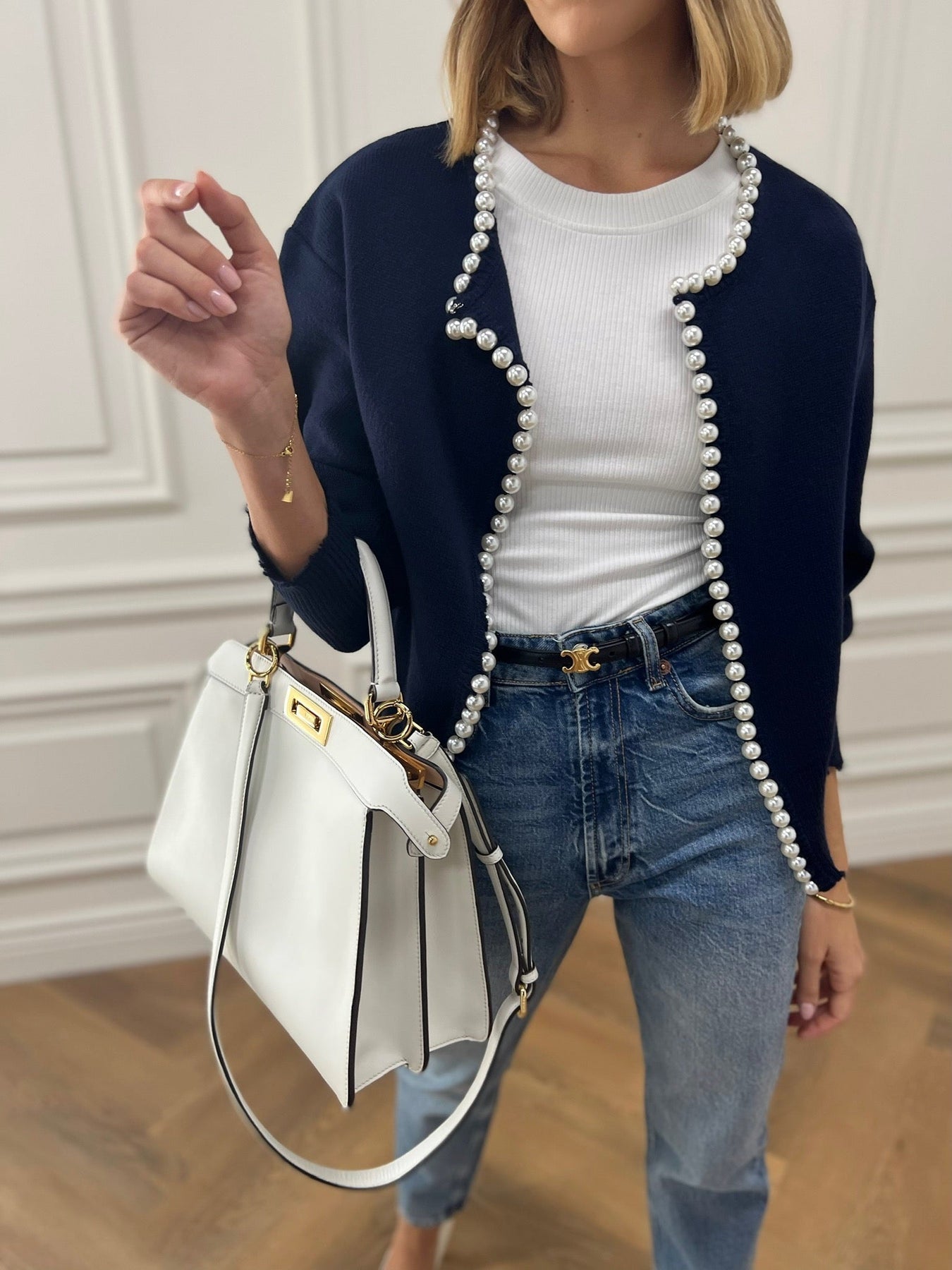 Luxurious pearl cardigan with pearls