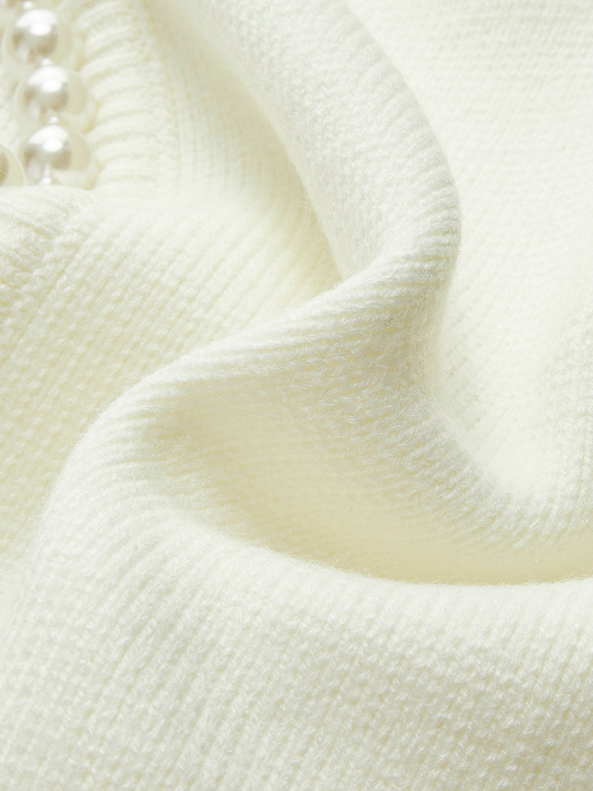 Luxurious pearl cardigan with pearls