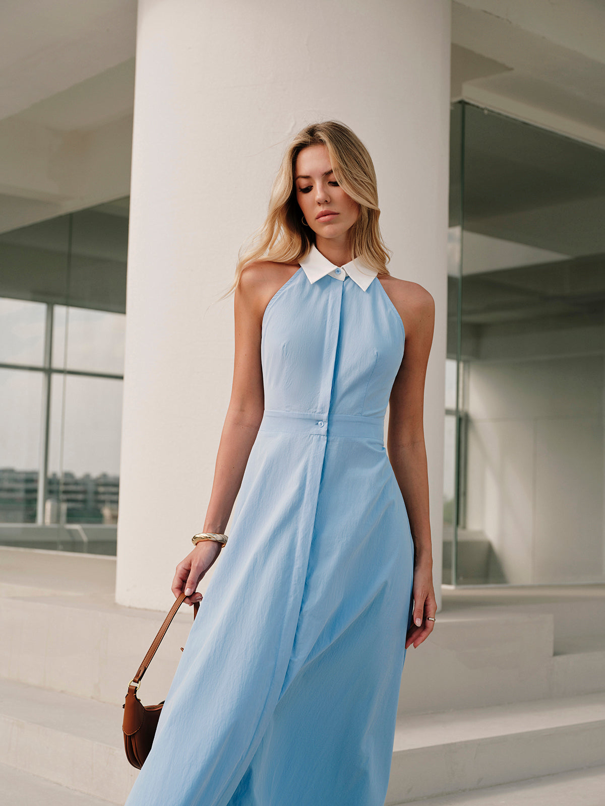 Eleganza Mouwloze Jurk met Knoopsluiting