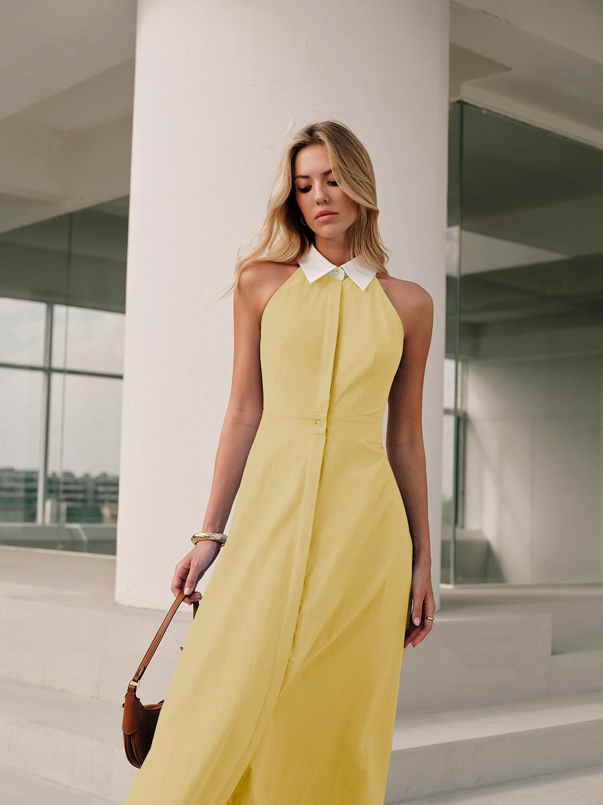 Eleganza Mouwloze Jurk met Knoopsluiting