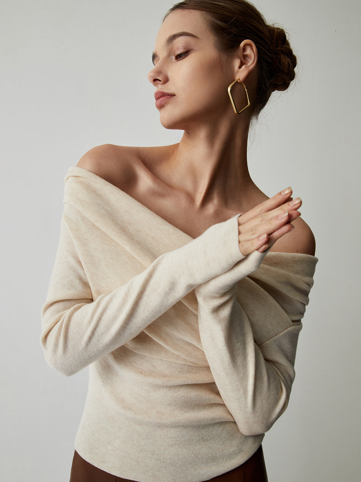 Bella Luxe off-shoulder knitted top 