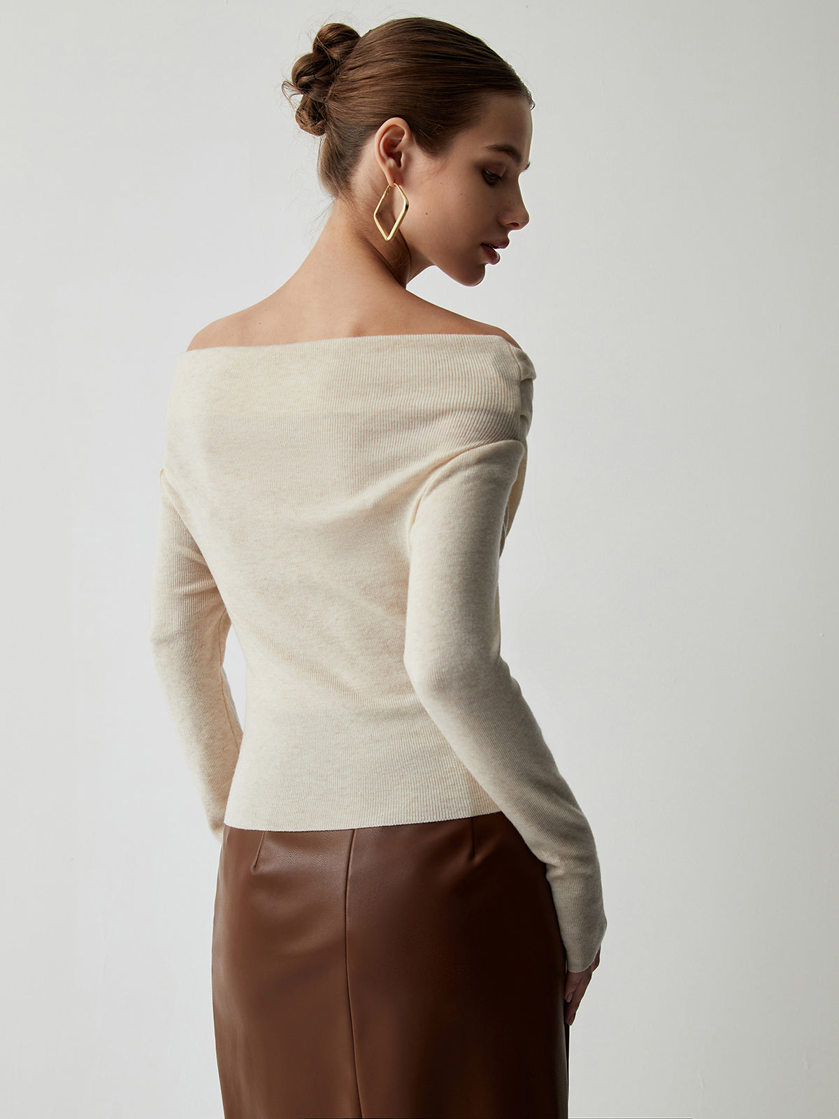 Bella Luxe off-shoulder knitted top 