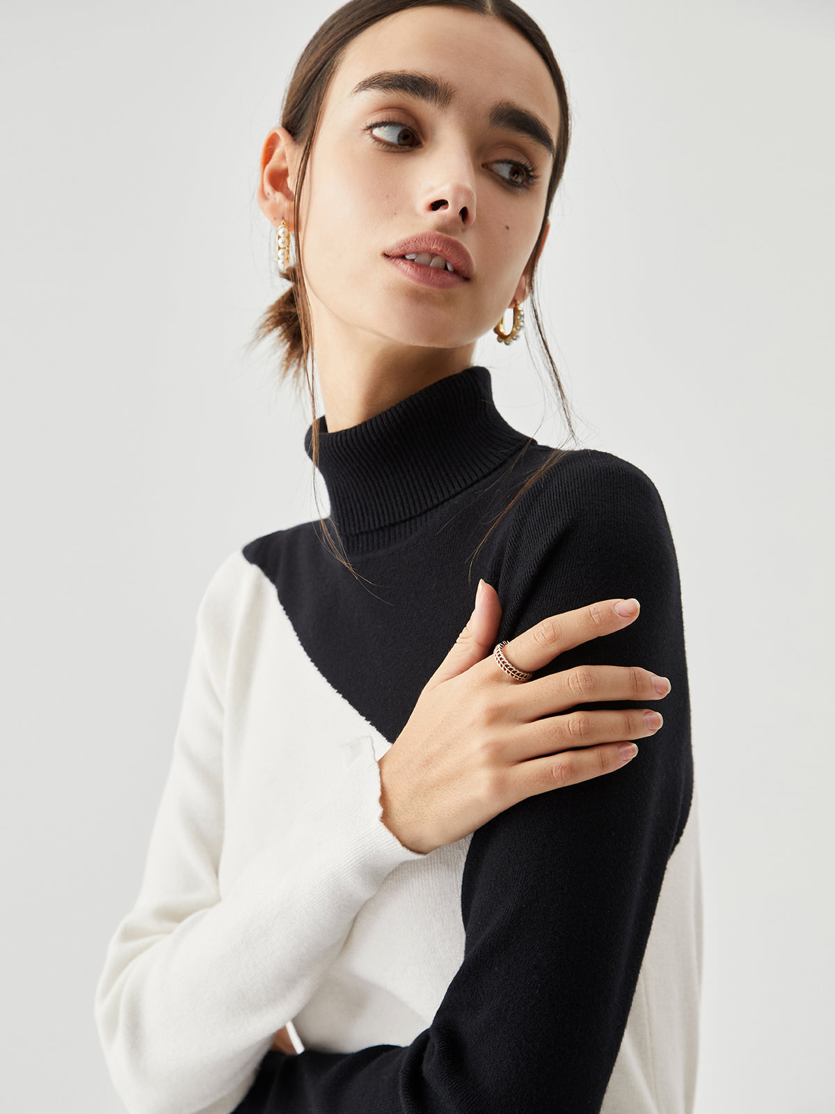 Asymmetria knitted tops 