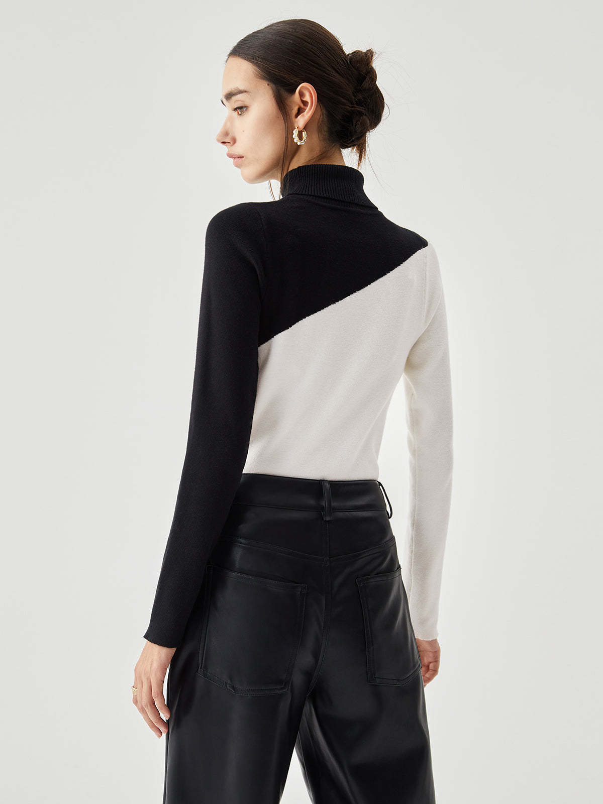 Asymmetria knitted tops 