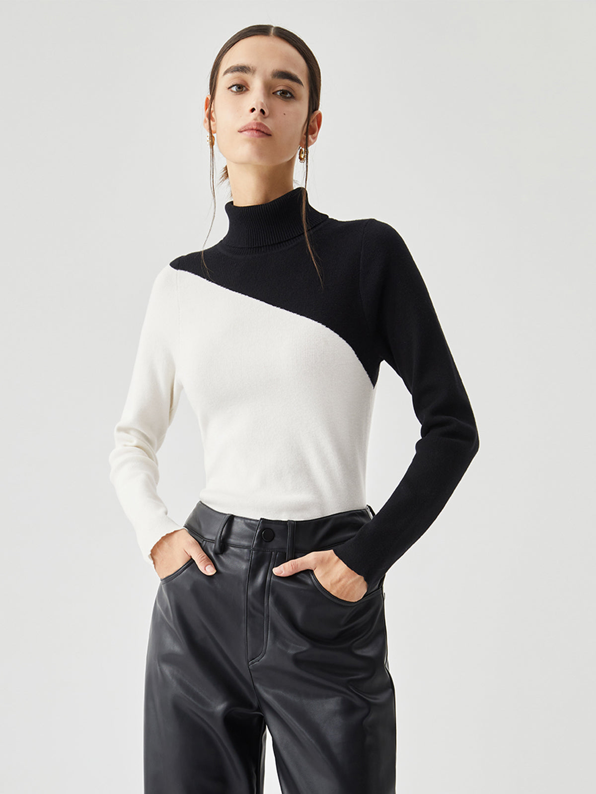 Asymmetria knitted tops 