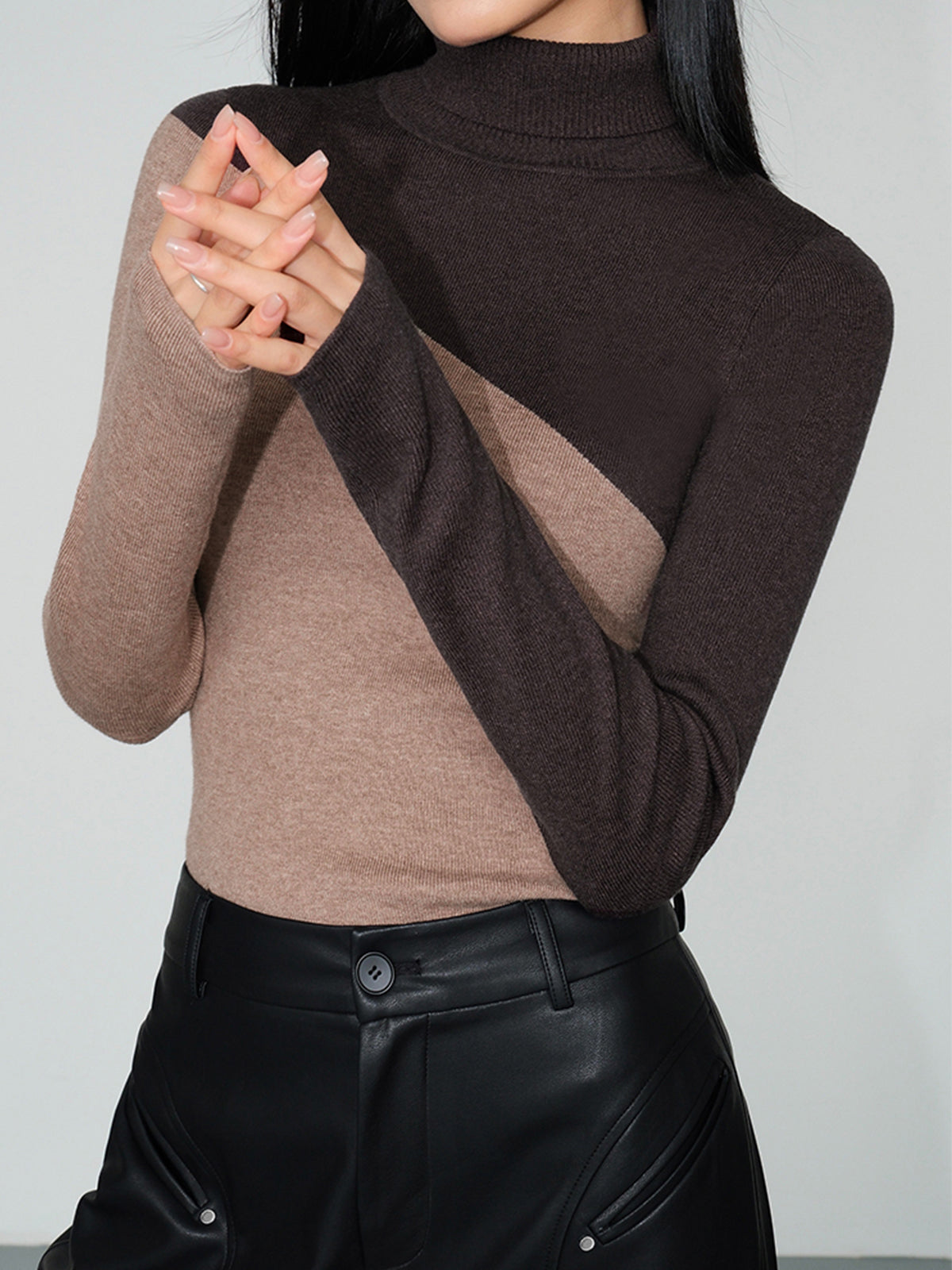 Asymmetria knitted tops 