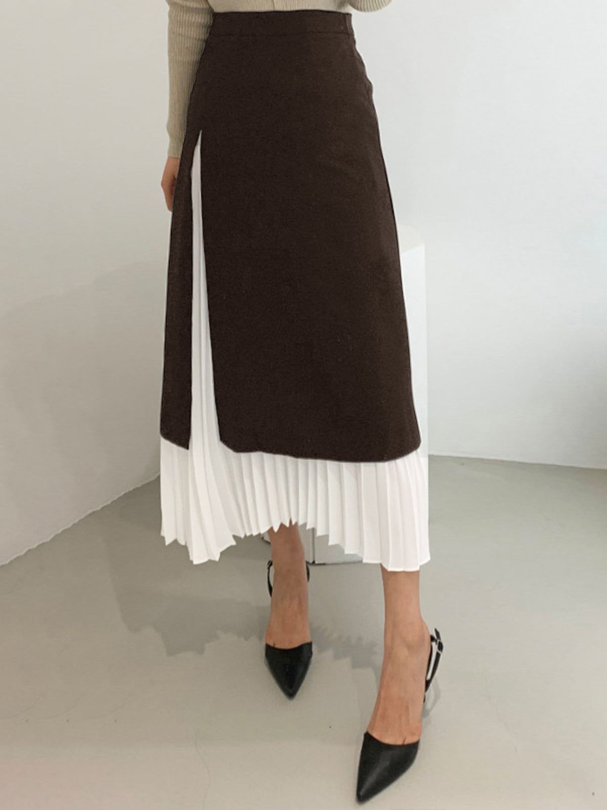 Eleganza stylish two-tone pleated maxi skirt 