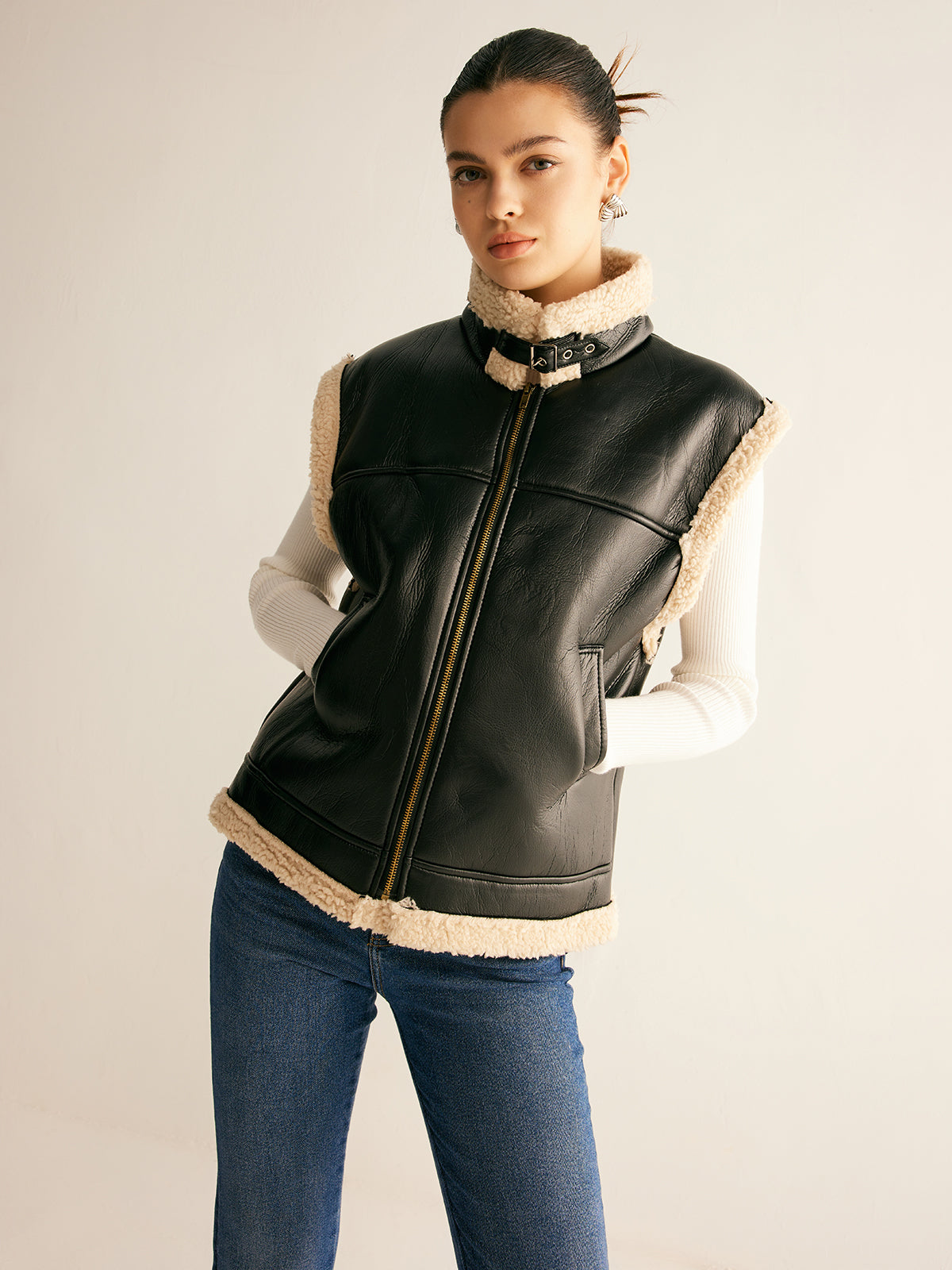 Luxurious teddy bodywarmer with teddy lining 