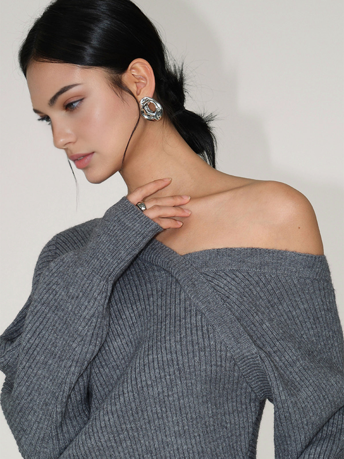 Luxe silhouette ribtrui met gekruiste details